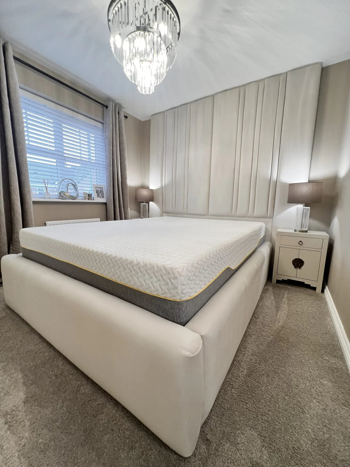 Château Wide Panelled Bedframe